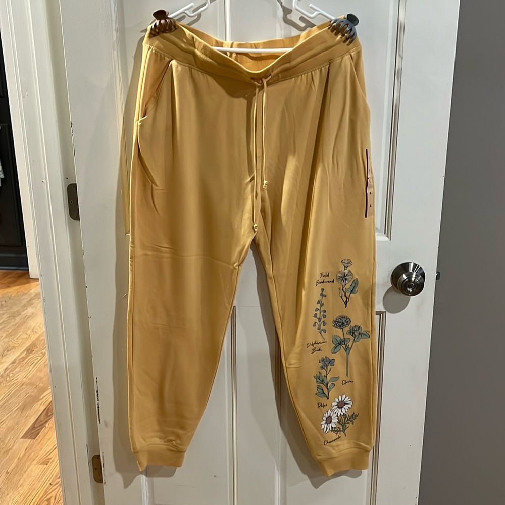 Zoe and Liv sweatpant joggers